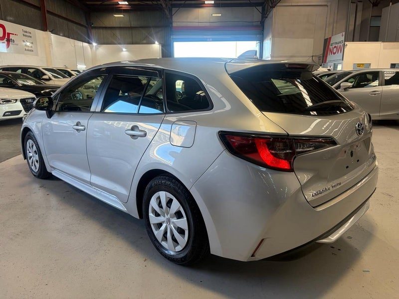 2021 Toyota Corolla Touring Hybrid Lowkms, photo 3