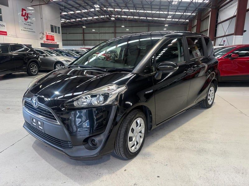 2017 Toyota Sienta Hybrid X 1500cc 7 Seaters, photo 2