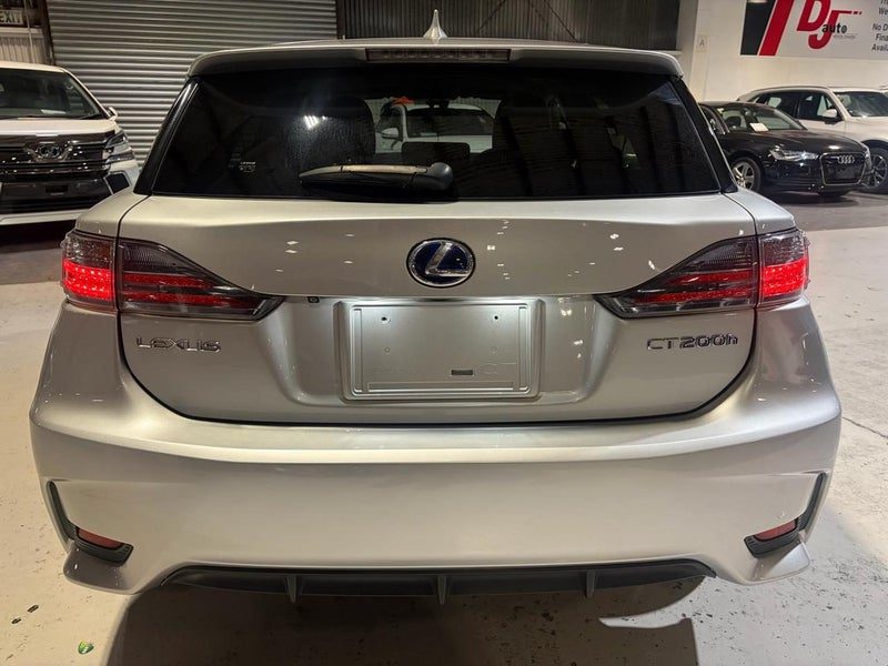 2015 Lexus CT 200h Hybrid Luxury Hatch, photo 3