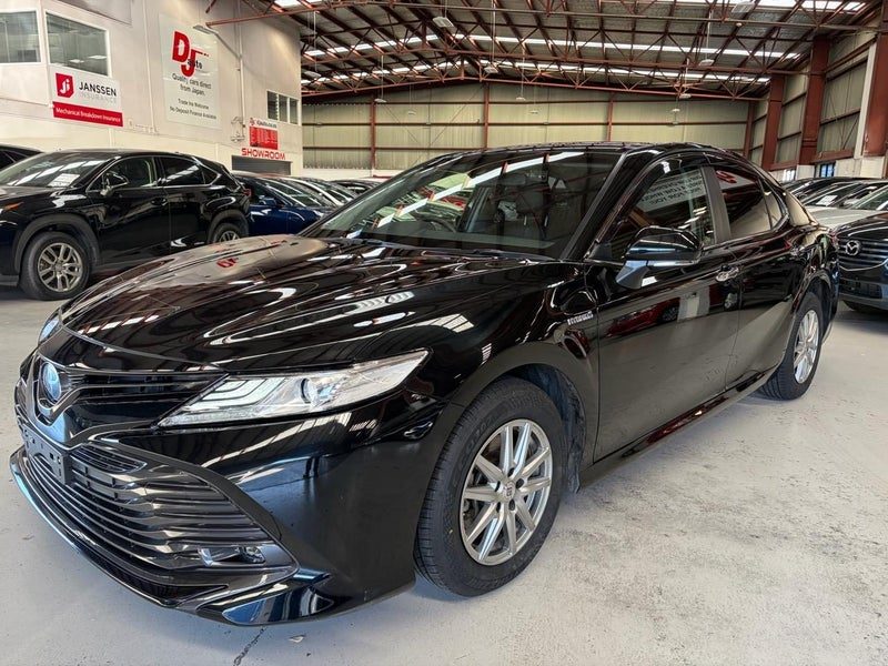 2019 Toyota Camry Hybrid, New Shape!, photo 2