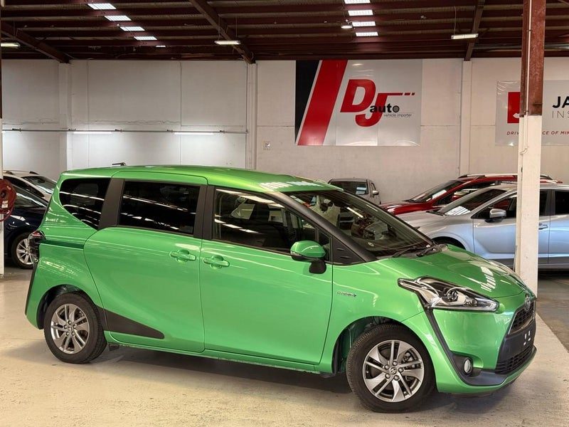 2015 Toyota Sienta Hybrid X 1500cc 7 Seaters