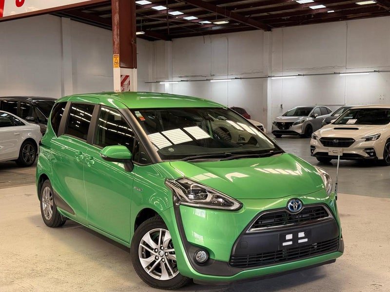 2015 Toyota Sienta Hybrid X 1500cc 7 Seaters, photo 2