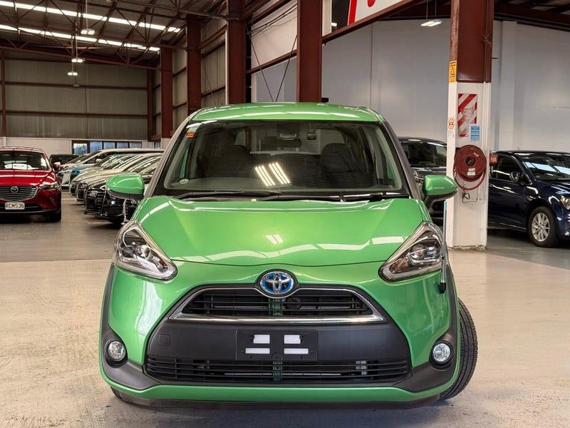 2015 Toyota Sienta Hybrid X 1500cc 7 Seaters, photo 3