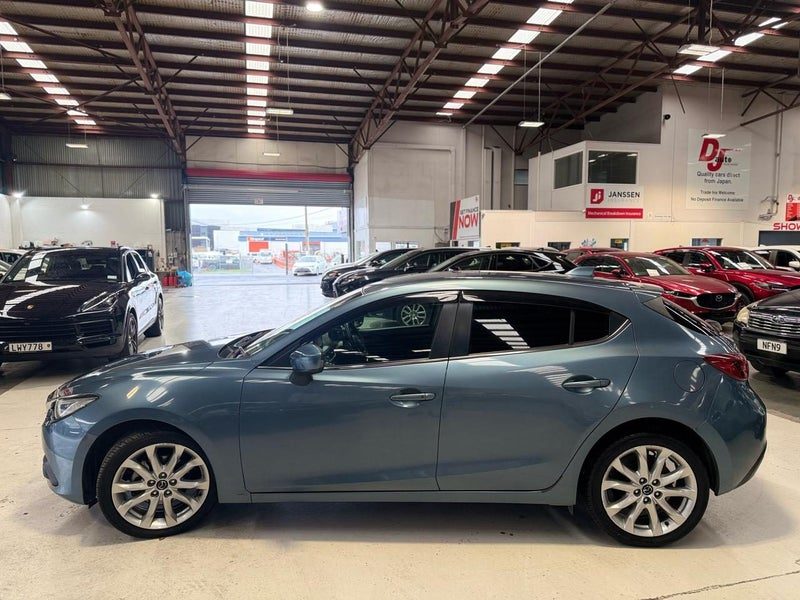 2014 Mazda Axela 2.0S Touring, photo 3