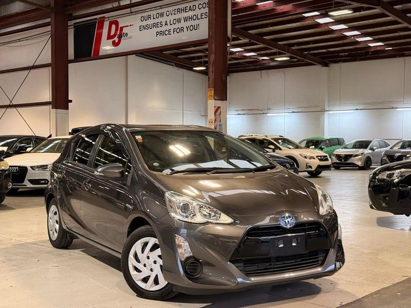 2015 Toyota Aqua Facelift Model ! Hybid Engine !, photo 2