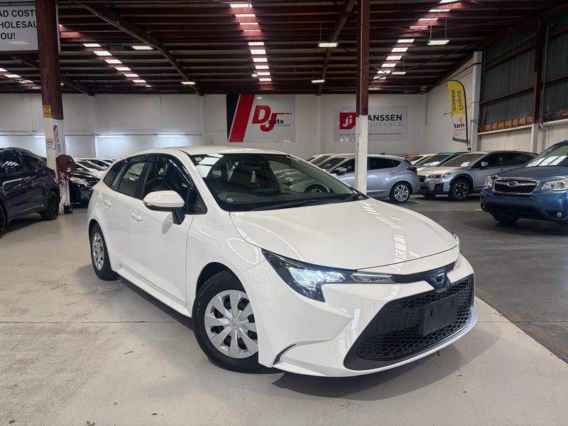 2022 Toyota Corolla Touring Hybrid Lowkms, photo 2