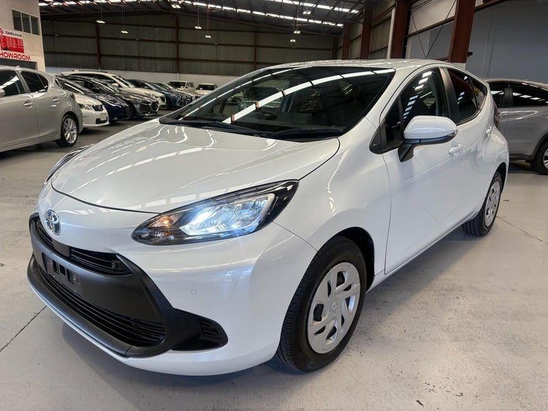2021 Toyota Aqua Latest Shape Push Start, photo 2