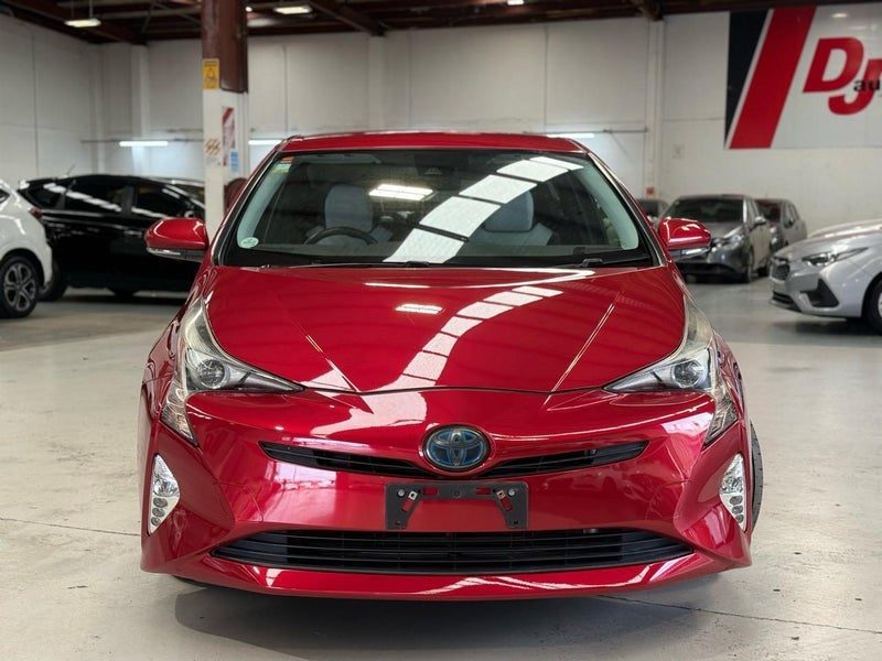 2016 Toyota Prius S Touring Leather Seats, photo 3