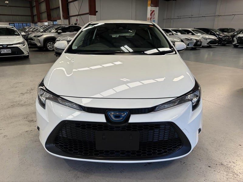 2022 Toyota Corolla Touring Hybrid Lowkms, photo 3