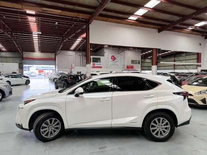 2015 Lexus NX 300h Hybrid Suv, photo 3