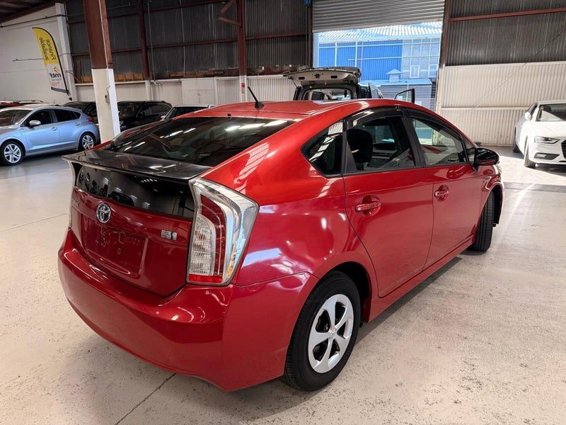 2013 Toyota Prius S Model 1800cc Hybrid, photo 2