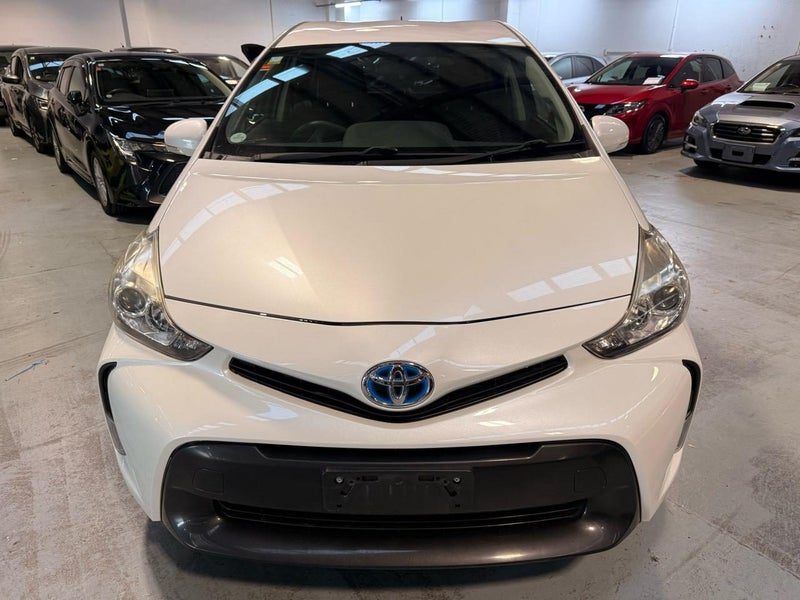 2015 Toyota Prius Alpha Hybrid ( Facelift ), photo 3