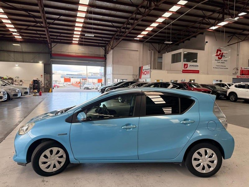 2013 Toyota Aqua S Model! Push Start!, photo 3