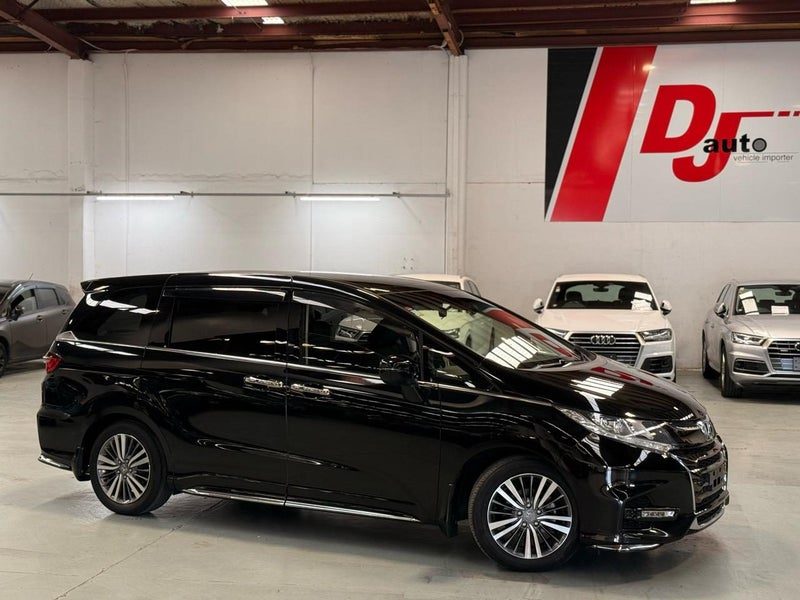 2018 Honda Odyssey Absolute Model 8 Seaters