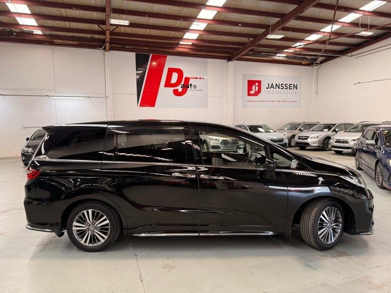 2018 Honda Odyssey Absolute Model 8 Seaters, photo 2