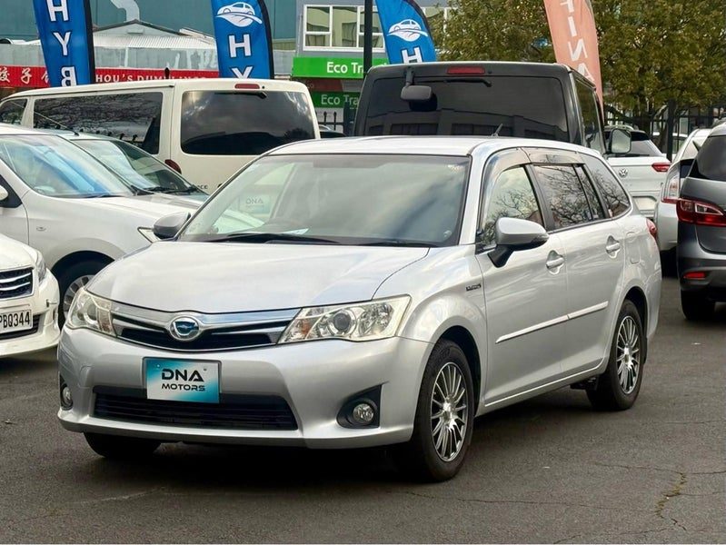2014 Toyota Corolla FIELDER HYBRID G, photo 3