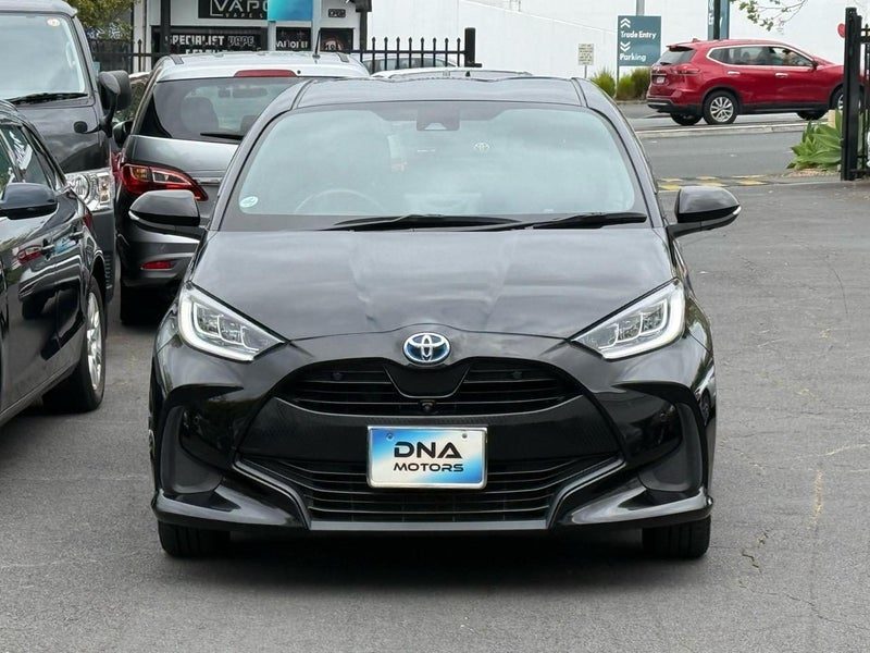 2021 Toyota Yaris HYBRID Z, photo 2