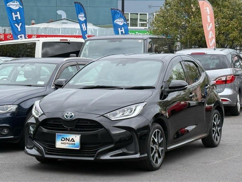 2021 Toyota Yaris HYBRID Z, photo 3