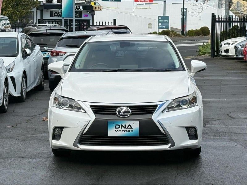 2015 Lexus CT 200h CT200h VERSION C, photo 2