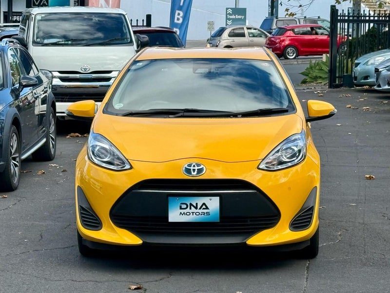 2019 Toyota Aqua S FULL SERVICE HISTORY, photo 2