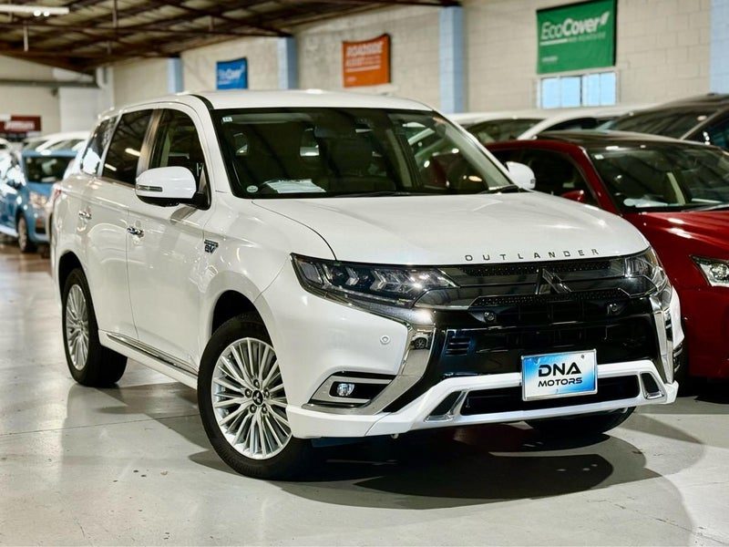2018 Mitsubishi Outlander PHEV G PLUS PACKAGE