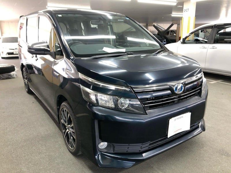 2015 Toyota Voxy HYBRID V, photo 2