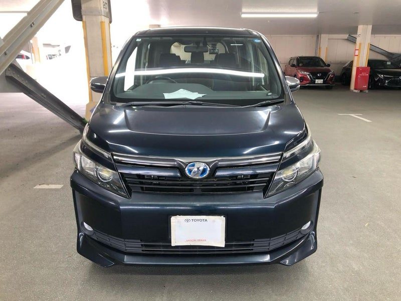 2015 Toyota Voxy HYBRID V, photo 3