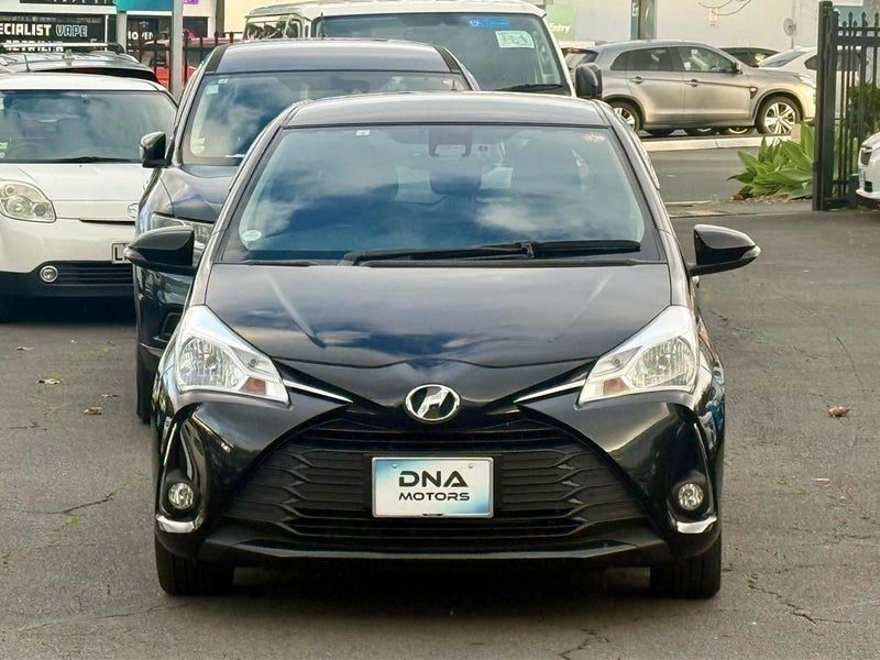 2017 Toyota Vitz U SPORTY PACKAGE, photo 2