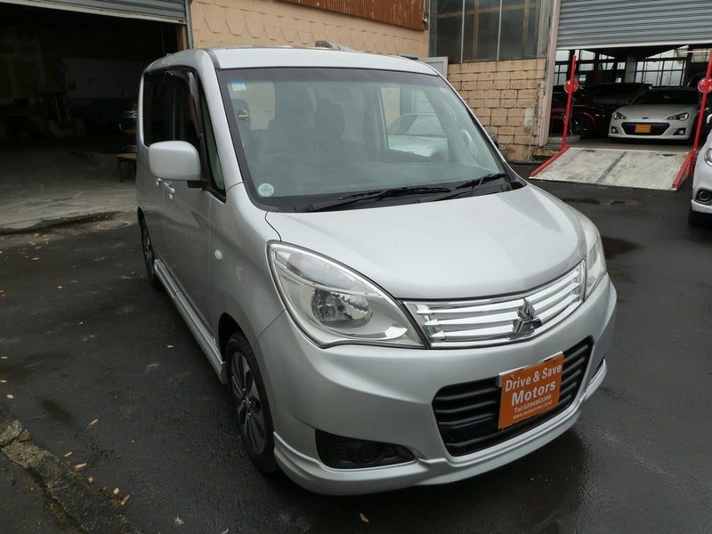 2014 Mitsubishi Delica D2 X, photo 2