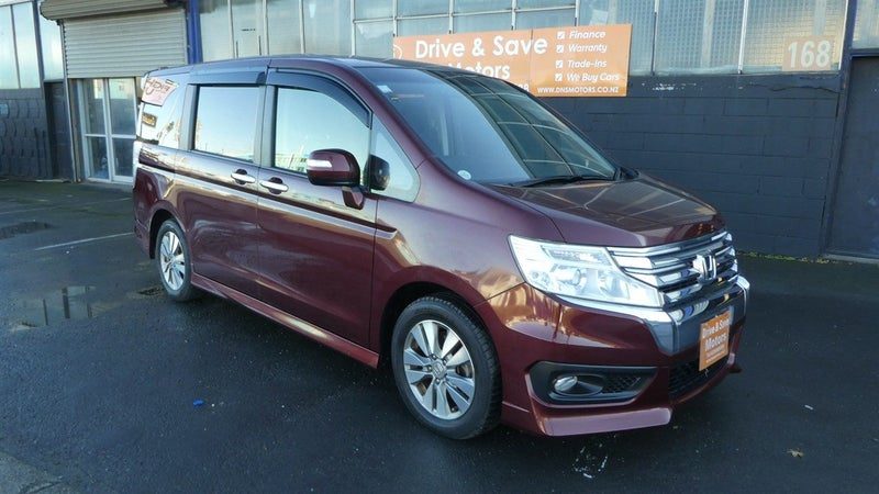 2013 Honda Step Wagon SPADA, photo 2