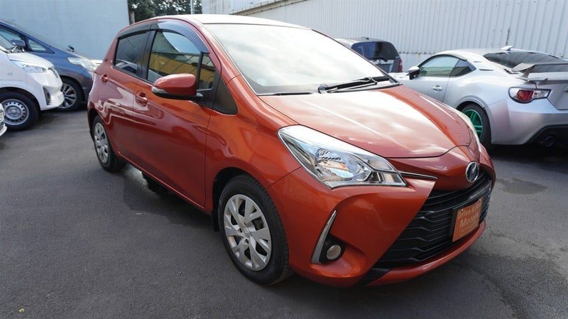 2017 Toyota Vitz PUSH START, main photo