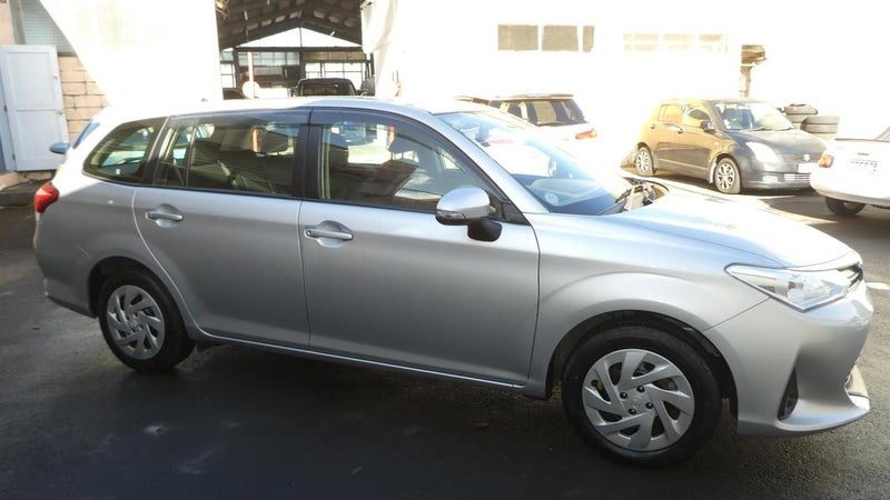 2021 Toyota Corolla Fielder 1.5 Petrol, photo 2