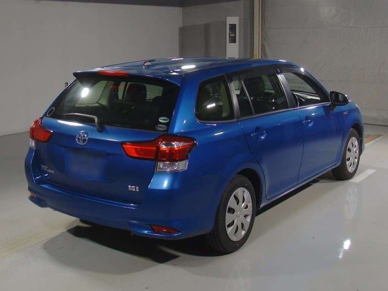 2017 Toyota Corolla FIELDER HYBRID, photo 2