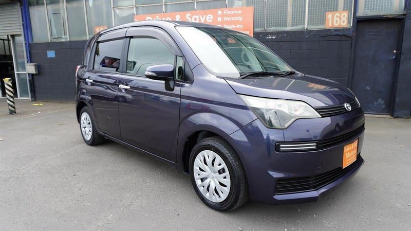2013 Toyota Spade 1.5L Electric sliding door, photo 2
