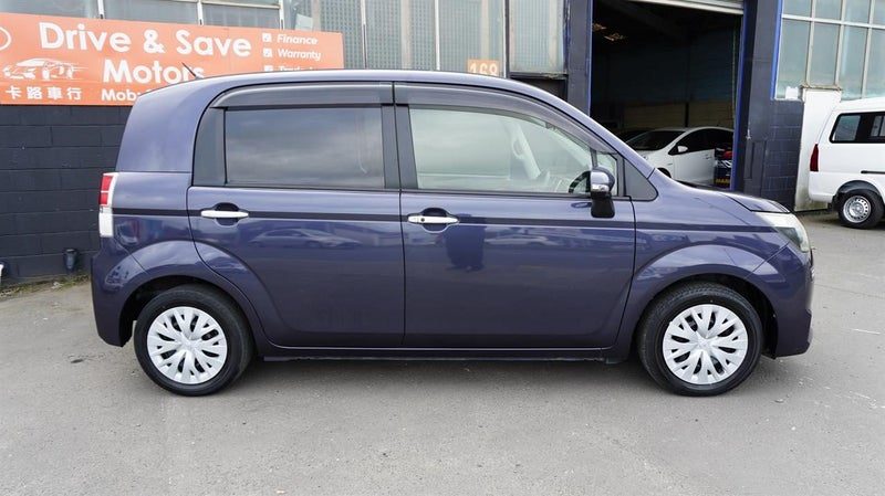 2013 Toyota Spade 1.5L Electric sliding door, photo 3