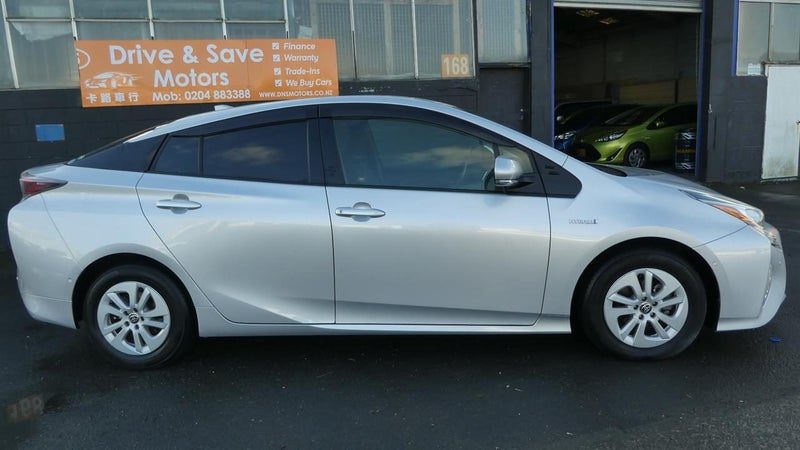 2018 Toyota Prius S model, photo 2