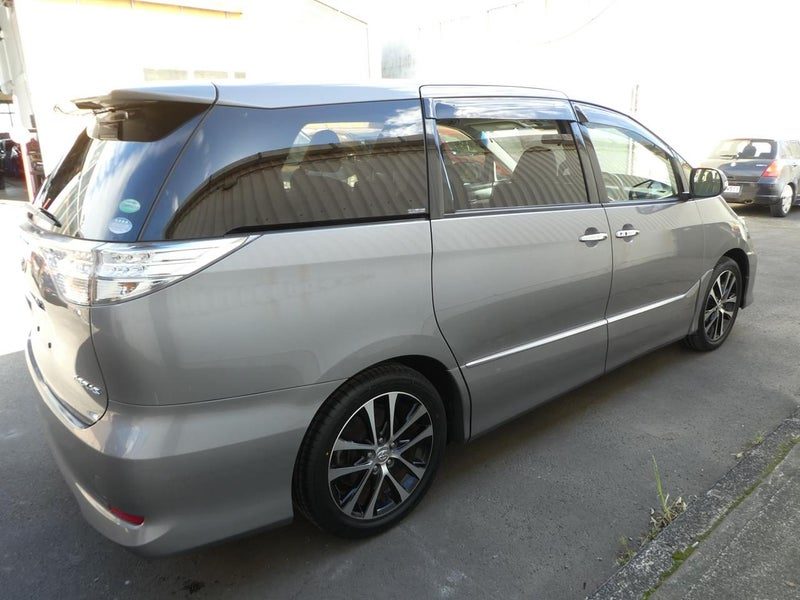 2015 Toyota Estima AERAS PREMIUM, photo 2