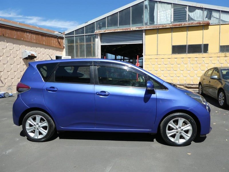 2015 Toyota Ractis G, photo 3