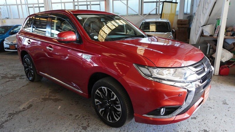 2016 Mitsubishi Outlander PHEV 4WD G NAVI PACKAGE, photo 2