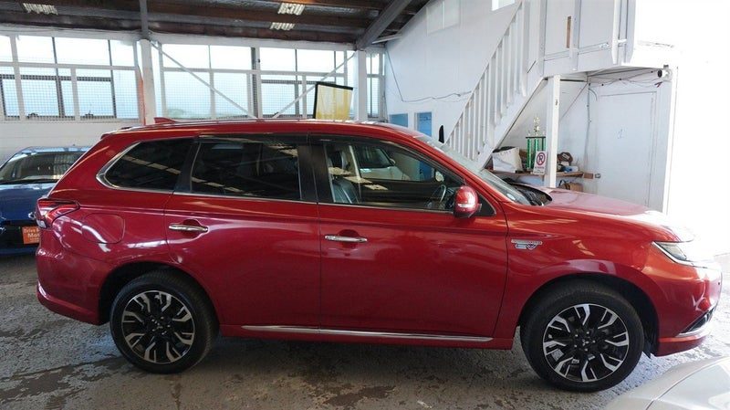 2016 Mitsubishi Outlander PHEV 4WD G NAVI PACKAGE, photo 3