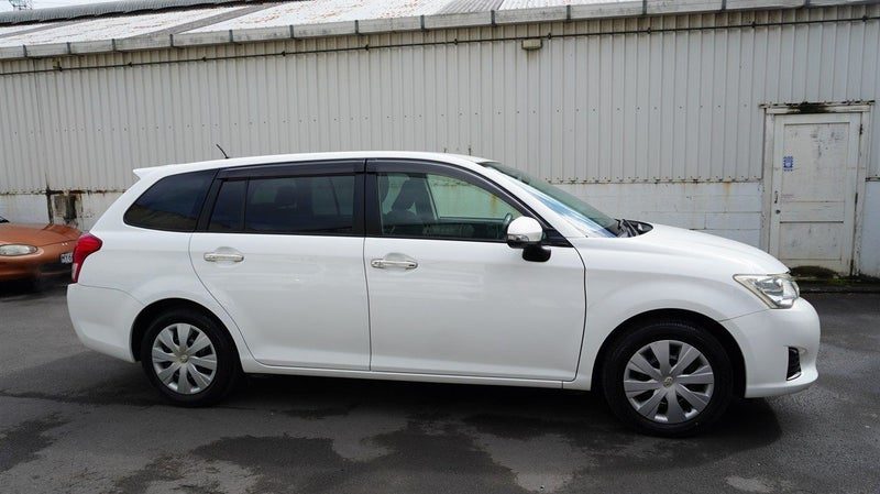 2012 Toyota Corolla FIELDER 1.8S, photo 3