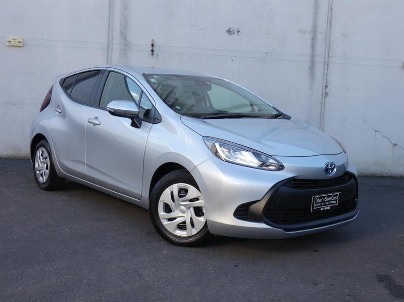 2022 Toyota Aqua, main photo