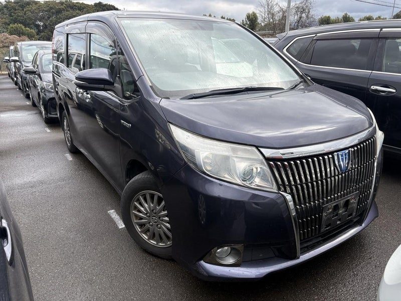 2015 Toyota Esquire, photo 3