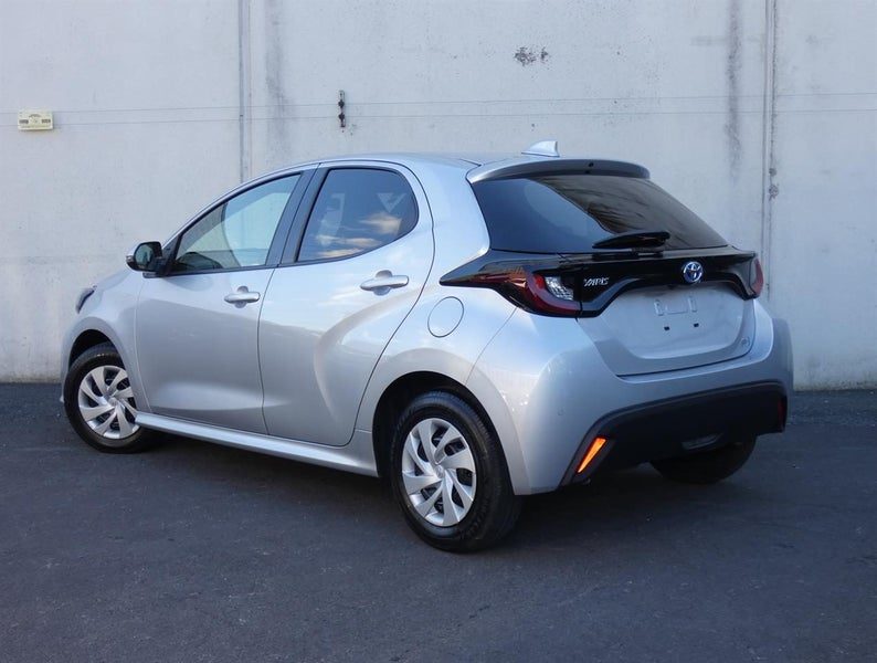 2021 Toyota Yaris Hybrid, photo 2