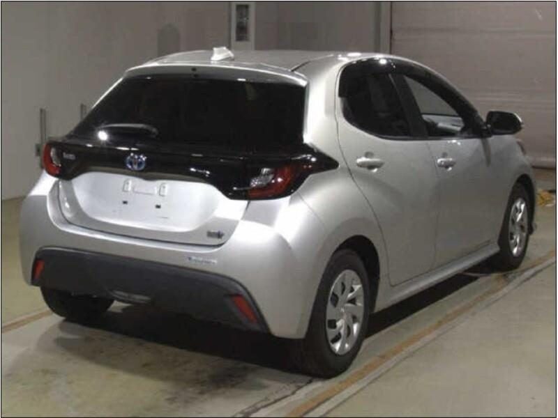 2021 Toyota Yaris Hybrid, photo 2