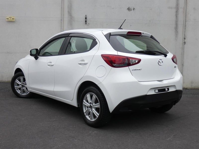 2016 Mazda Demio, photo 3