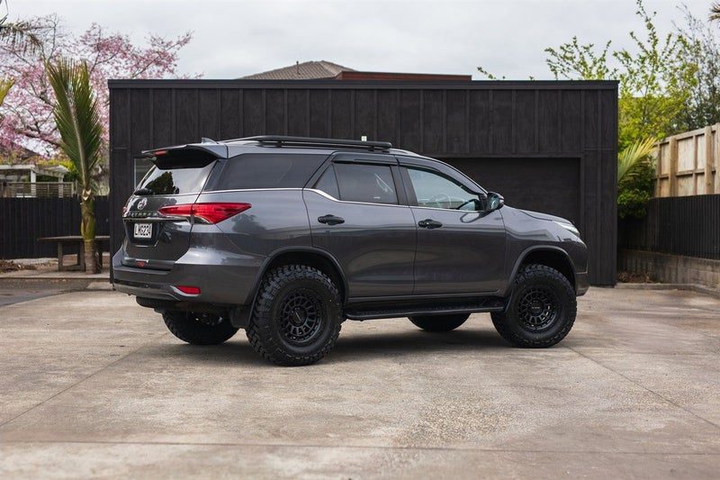 2018 Toyota Fortuner Limited TRD Edition 2.8L 4WD, photo 2