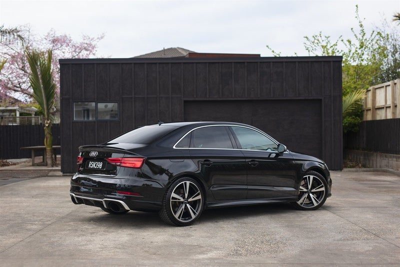 2017 Audi RS3 Sedan 2.5P AWD, photo 2