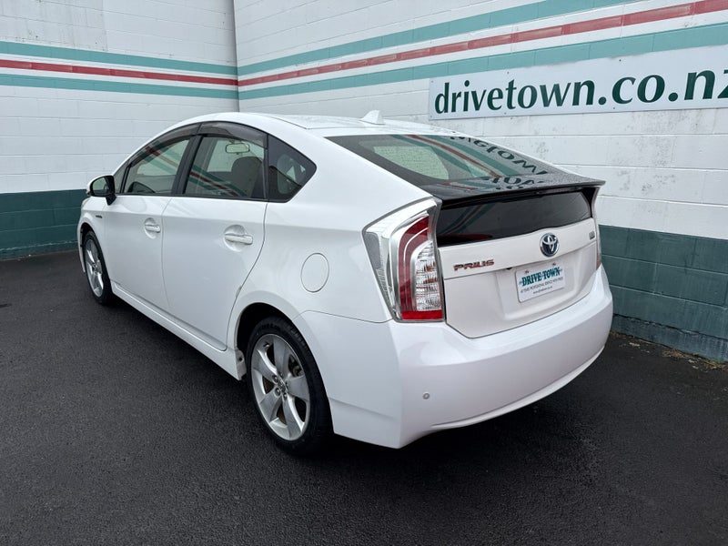 2012 Toyota Prius Hybrid, photo 2