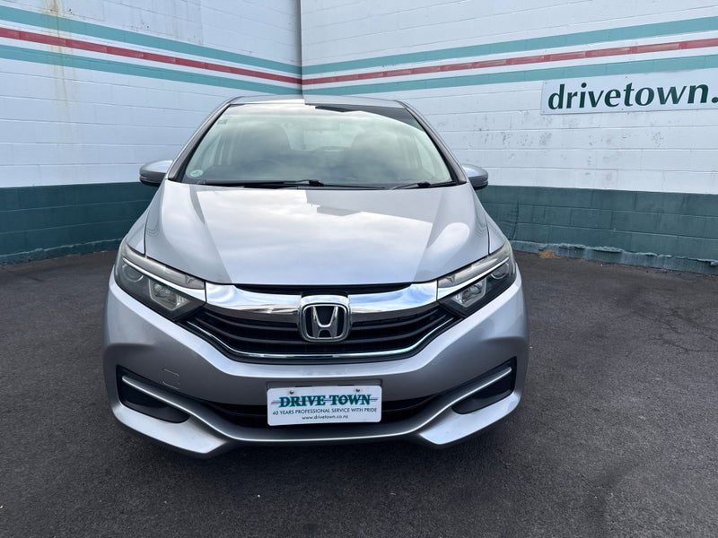 2017 Honda Shuttle Hybrid, photo 2